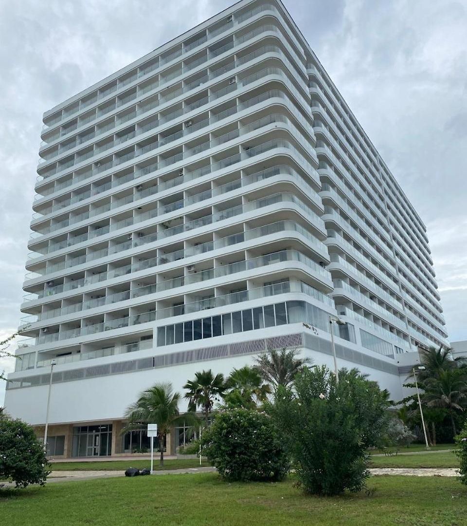 Moderno Apto Cerca Del Mar Y Aeropuerto Apartamento