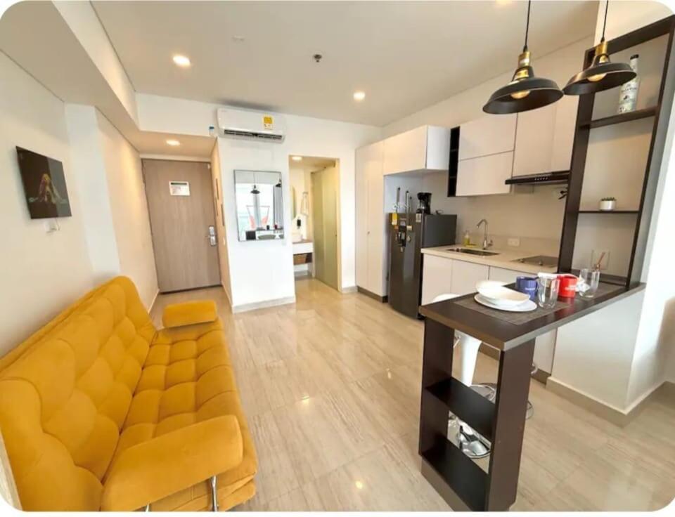 Moderno Apto Cerca Del Mar Y Aeropuerto Apartamento